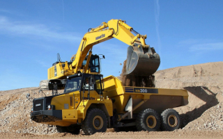 Шарнирно-сочленённый самосвал Komatsu HM300