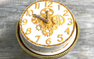 Новогодний торт часы