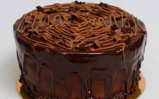 Торт в шоколадной глазури