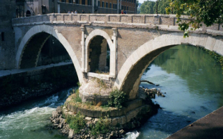 Мост в Риме