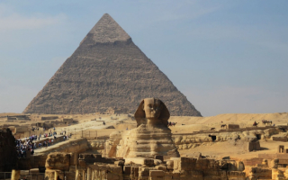 Сфинкс и пирамида в Гизе