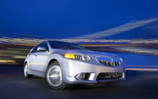 Acura TSX ночью