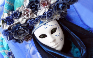 Белая маска