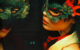 Девушки в масках