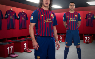 Карлес Пуйоль и Серхио Бускетс в раздевалке 