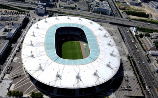 Стадион «Стад де Франс»  в пригороде Парижа Сен-Дени