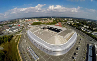 Футбольный стадион «Пьер Моруа»  в Вильнёв-д’Аске
