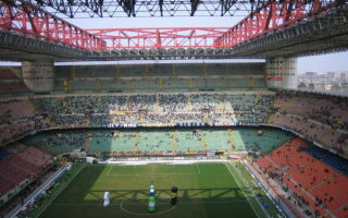 Поле стадиона Сан Сиро в Милане