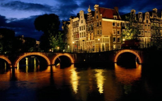 Мосты через каналы в Амстердаме