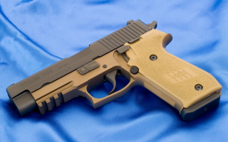 Пистолет Сиг Сауэр P220