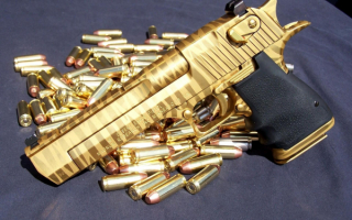 Золотой пистолет Магнум