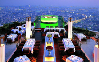 Ресторан на крыше отеля В Бангкоке