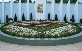 Цветочные часы в Краснодаре