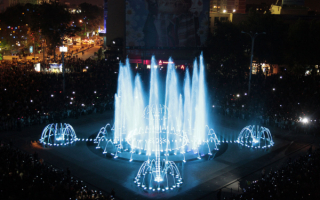 Фонтан на театральной площади