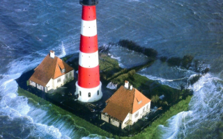 Домики у маяка