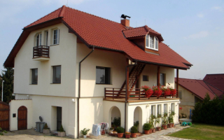 Белый коттедж