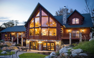 Деревянный дом из бревен