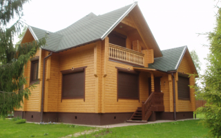 Деревянный дом с мансардой