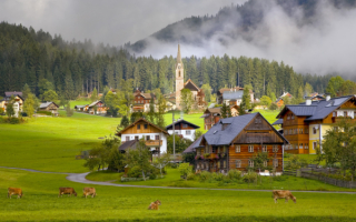 Деревянные дома альпийской деревни