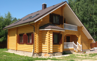 Дом бревенчатый с мансардой