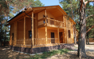 Дом с мансардой бревенчатый