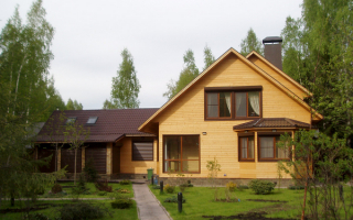 Дом с хозяйственным блоком