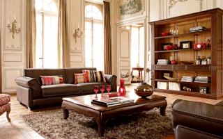 Гостиная с массивной мебелью