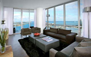 Гостиная с панорамными окнами