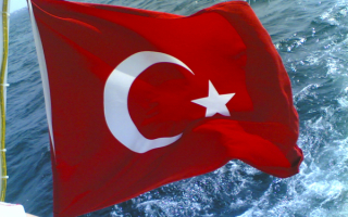 Турецкий флаг над Босфором