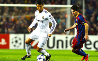 Роналду и Месси - борьба за мяч