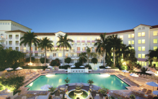 Отель Fairmont Turnberry в Майами