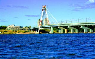 Октябрьский мост в Череповце.