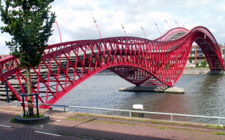Мост Питон в Амстердаме