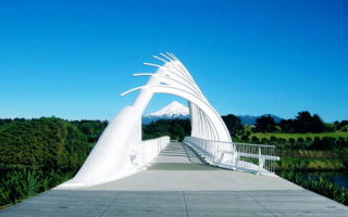 Мост через реку Уэйхакайхо в Нью-Плимуте