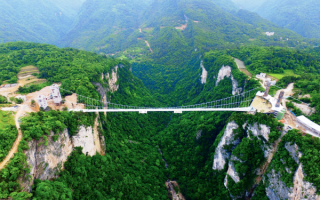 Стеклянный мост Юньтянду в Китае