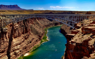 Мост через каньон реки Колорадо