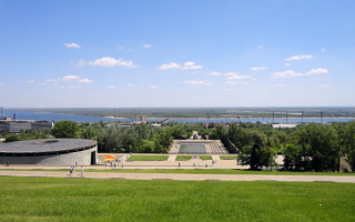 Волгоград-вид на Волгу с Мамаева кургана