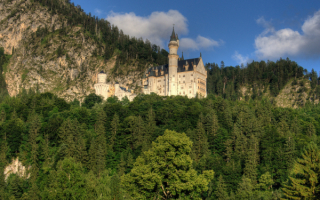 Замок на горе