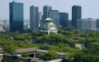 Замок. Осака. Япония