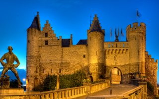 Замок Стеен в Антверпене