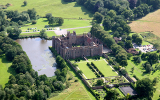 Замок Херстмонсо. Англия