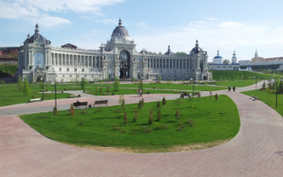 Казань. Парк у дворца земледельцев