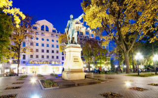 Памятник Петру 1 в Воронеже