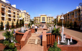 Красноярск. Фонтаны с пальмами