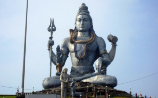 Статуя бога Шивы в Мурудешваре. Индия, штат Карнатака