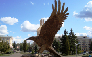 Орел на привокзальной площади города Орла