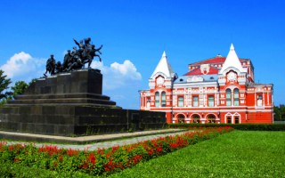 Памятник Чапаеву в Самаре