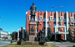 Памятник П. А. Столыпину в Саратове