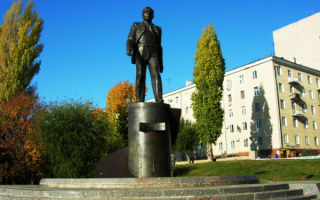 Памятник Ю.А. Гагарину в Саратове