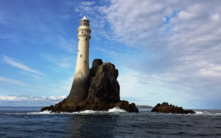 Маяк Белл-Рок у побережья Шотландии